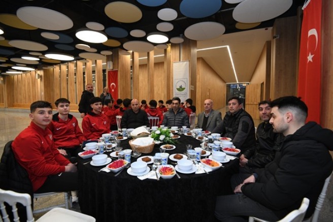 Osmangazi'de Spor Camiası İftarda Buluştu
