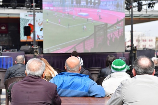 Osmangazi Meydanı’nda Bursaspor Coşkusu Yaşandı