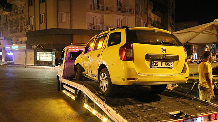 Otomobil taksiyle çarpıştı! Can kaybı var...