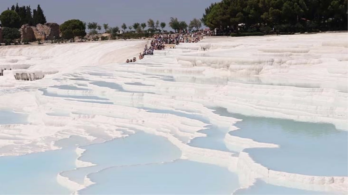 Pamukkale can çekişiyor! Su değeri azalan bölgede 