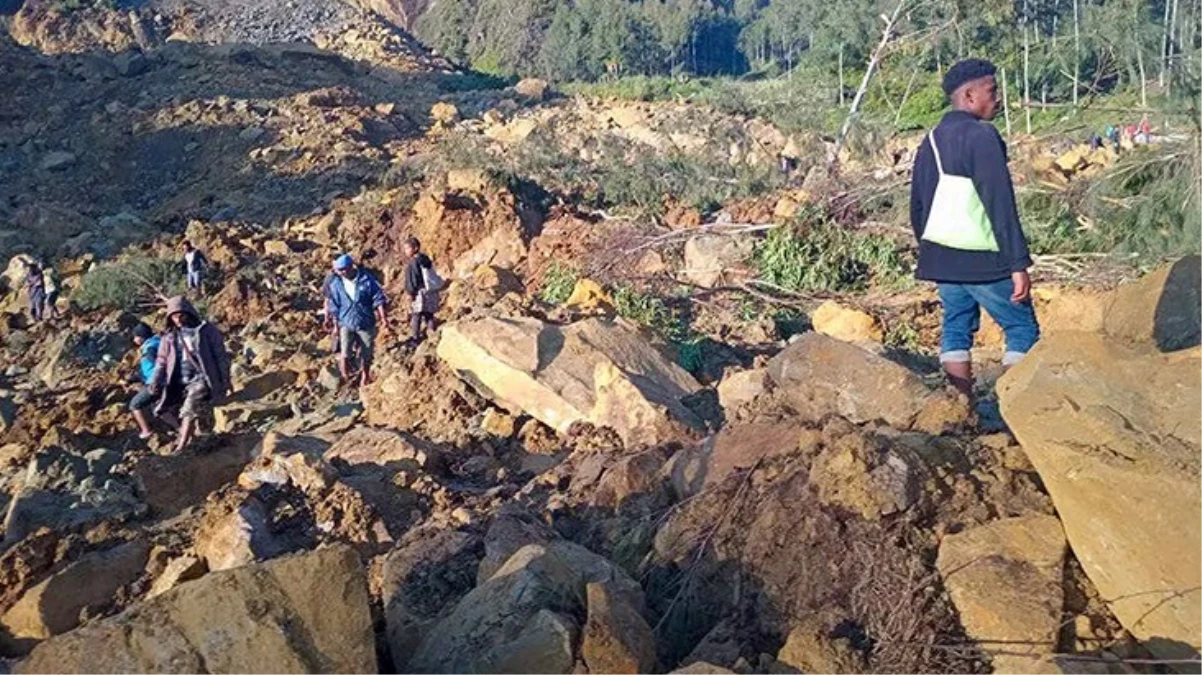 Papua Yeni Gine'deki toprak kaymasında hayatını kaybedenlerin sayısı 670'e yükseldi