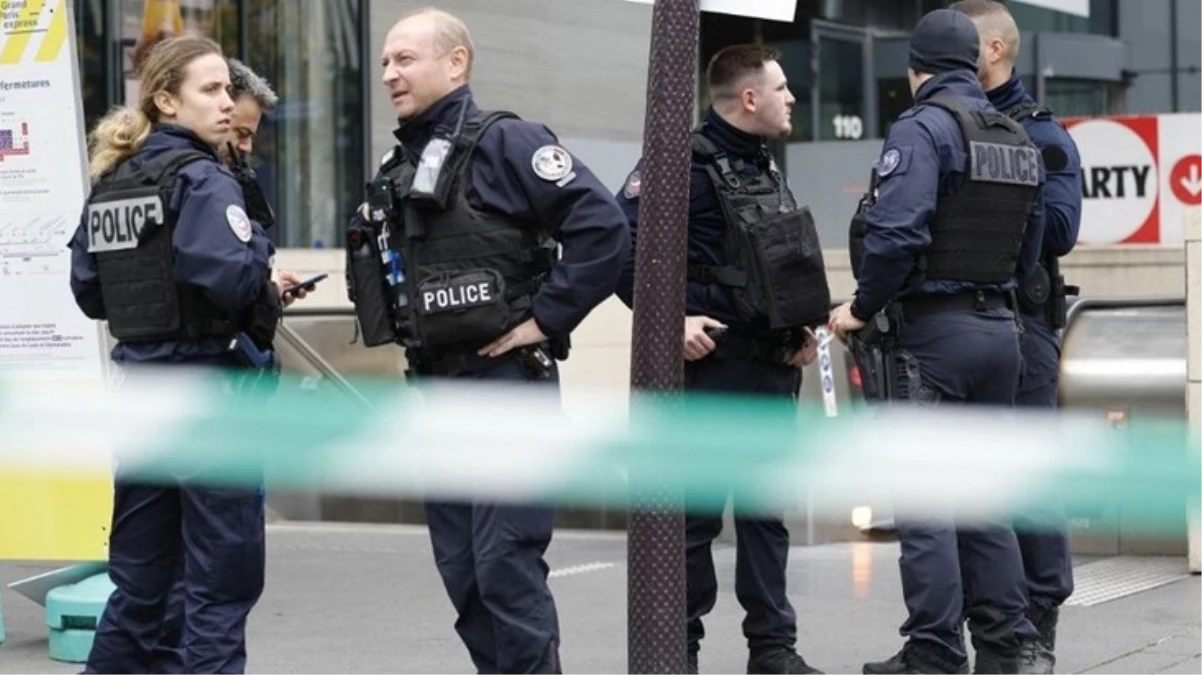 Paris'te bomba paniği! Polis, tekbir getiren çarşaflı kadını vurdu
