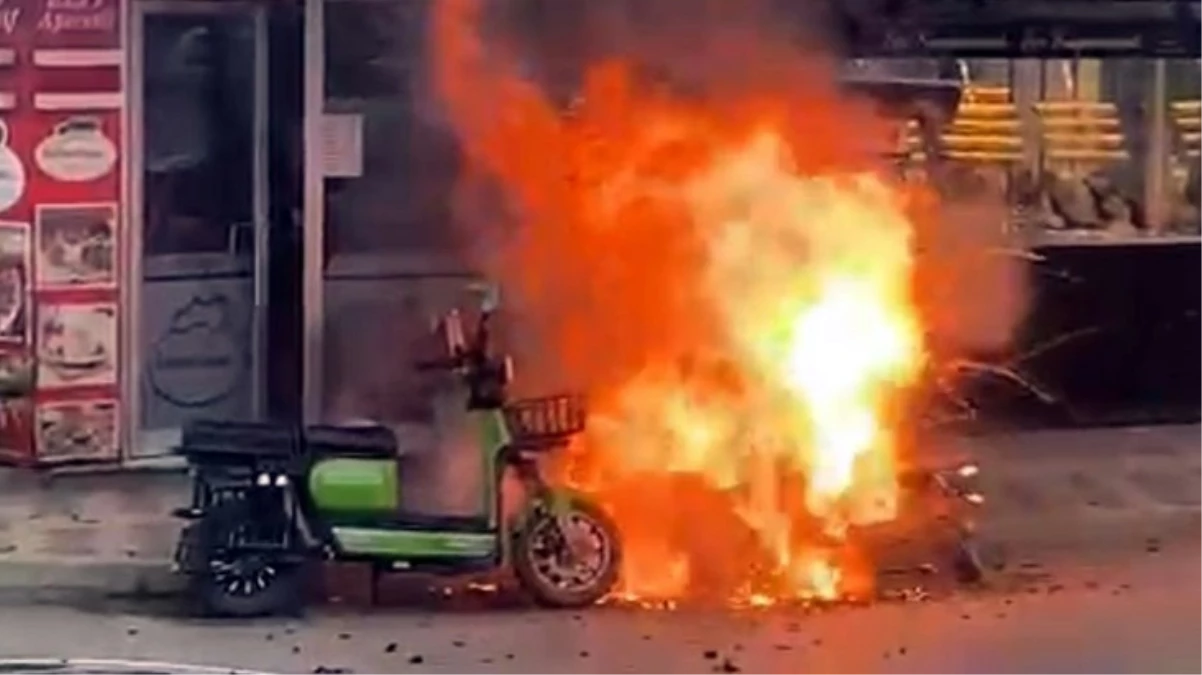 Park halindeki elektrikli bisiklet alev topuna döndü