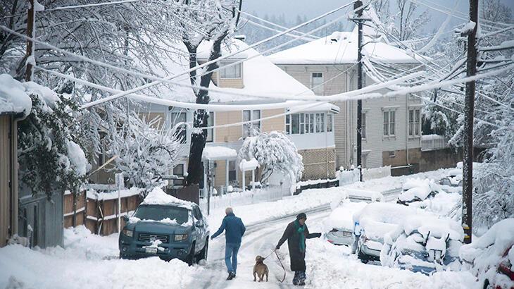 Rekor seviyeye ulaştı! Kar yağışı 5 metreyi aştı