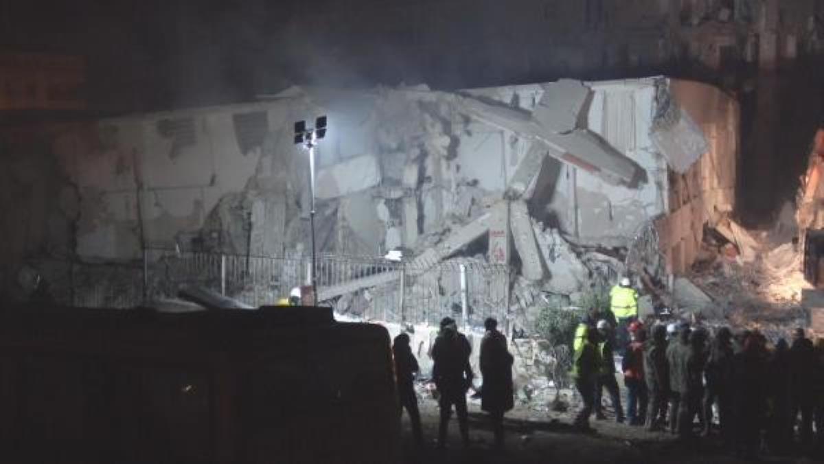 Rönesans rezidans'ın enkazında 'yaşam' belirtisi