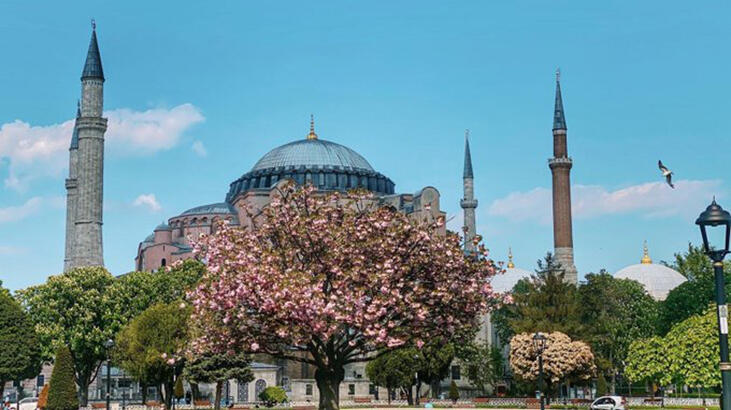 Sağlık Bakanı Fahrettin Koca'dan Ayasofya paylaşımı