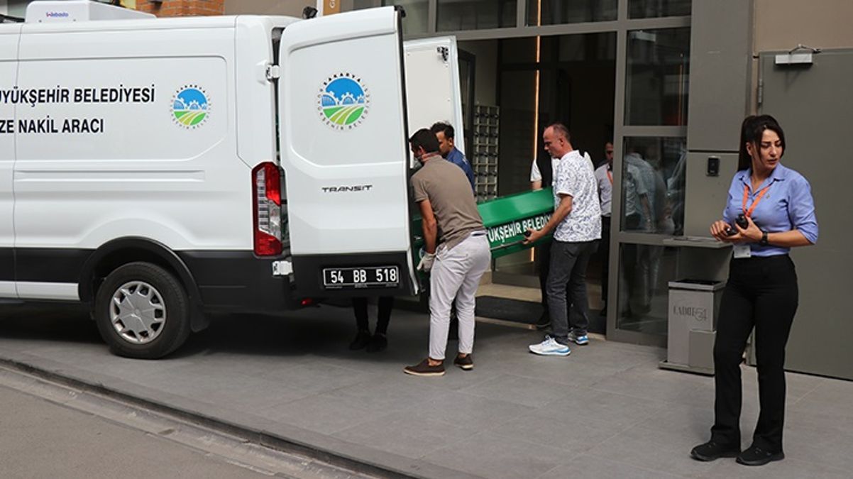Sakarya'da alışveriş merkezinde ölü bulunan kadının cesedi 3 gün boyunca dairede kalmış