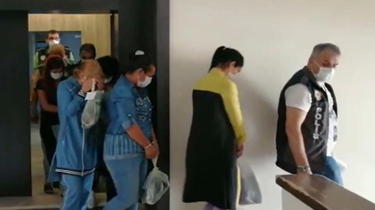 Şampuan kutusu parçalarıyla 11 evi soyan 5 kadın tutuklandı!