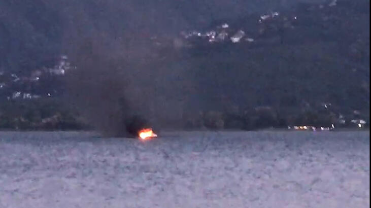 Göl ortasında can pazarı! Tekne yandı