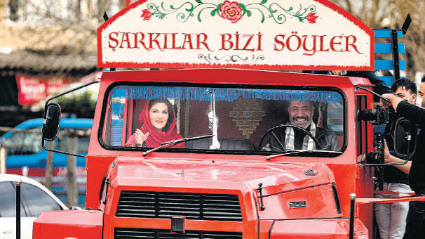 ‘ŞARKILAR  BİZİ SÖYLER’  GELİYOR