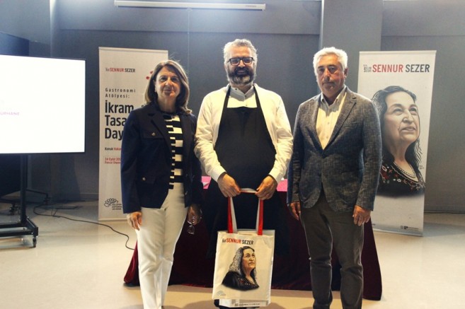 Sennur Sezer’in “Eski İkramları” Pancar Deposu’nda canlandı