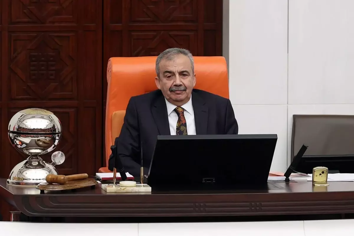 Sırrı Süreyya Önder hayatını kaybetti