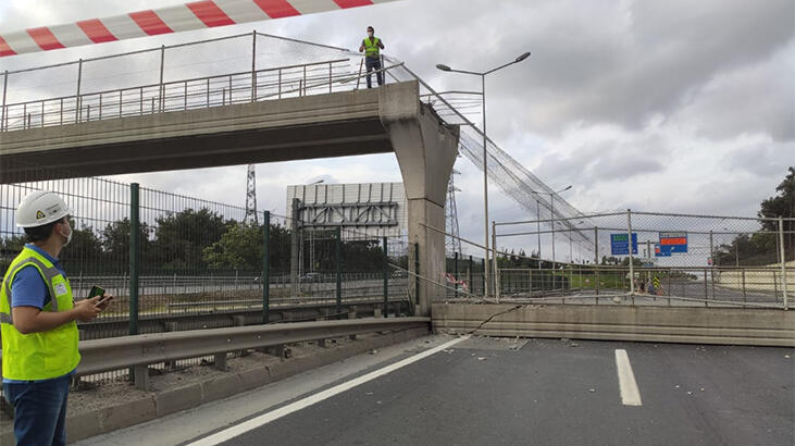 İstanbul'da üst geçit çöktü! TEM Bağlantı Yolu kapandı