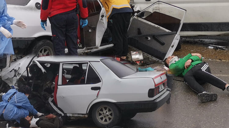 Kocaeli'de feci kaza! 6 kişi yaralandı