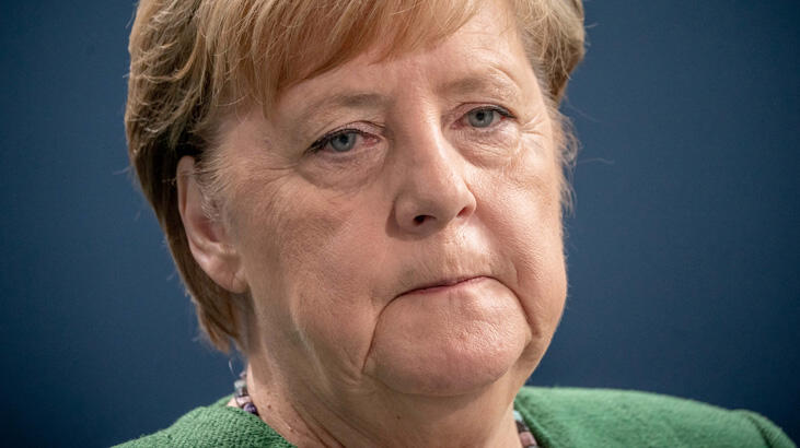 Merkel safını belli etti!
