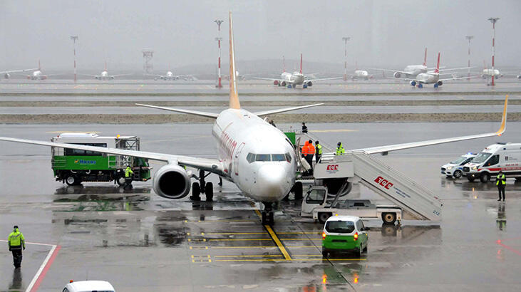 Samsun-İstanbul yolcu uçağında panik! Acil iniş yaptı