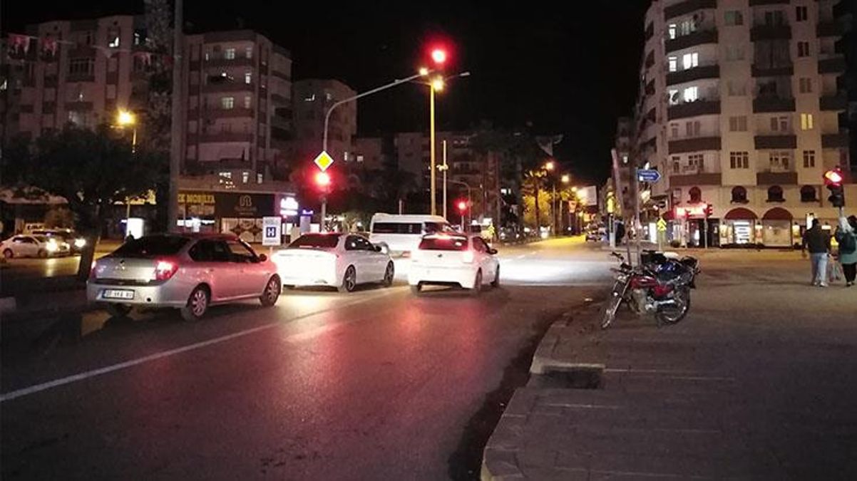 Antalya'da 4.7 büyüklüğünde deprem! Şiddetli sarsıntı çevre illerden de hissedildi