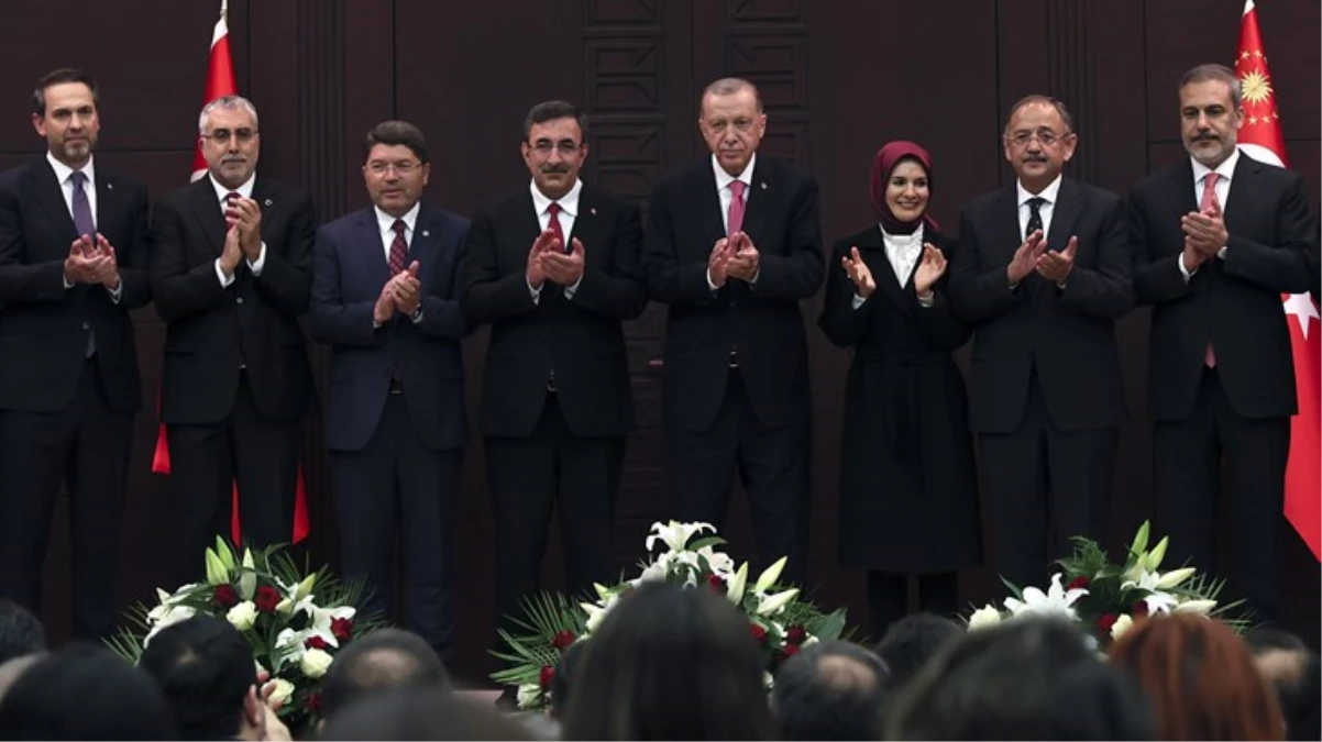 Cumhurbaşkanı Erdoğan yeni Kabine'yi açıkladı! 2 isim hariç hepsi değişti, işte yeni dönemin bakanları