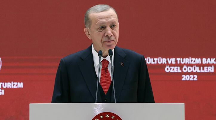 Cumhurbaşkanı Erdoğan'dan ödül töreninde dikkat çeken mesaj! ''Mahalle baskısını reddediyoruz''