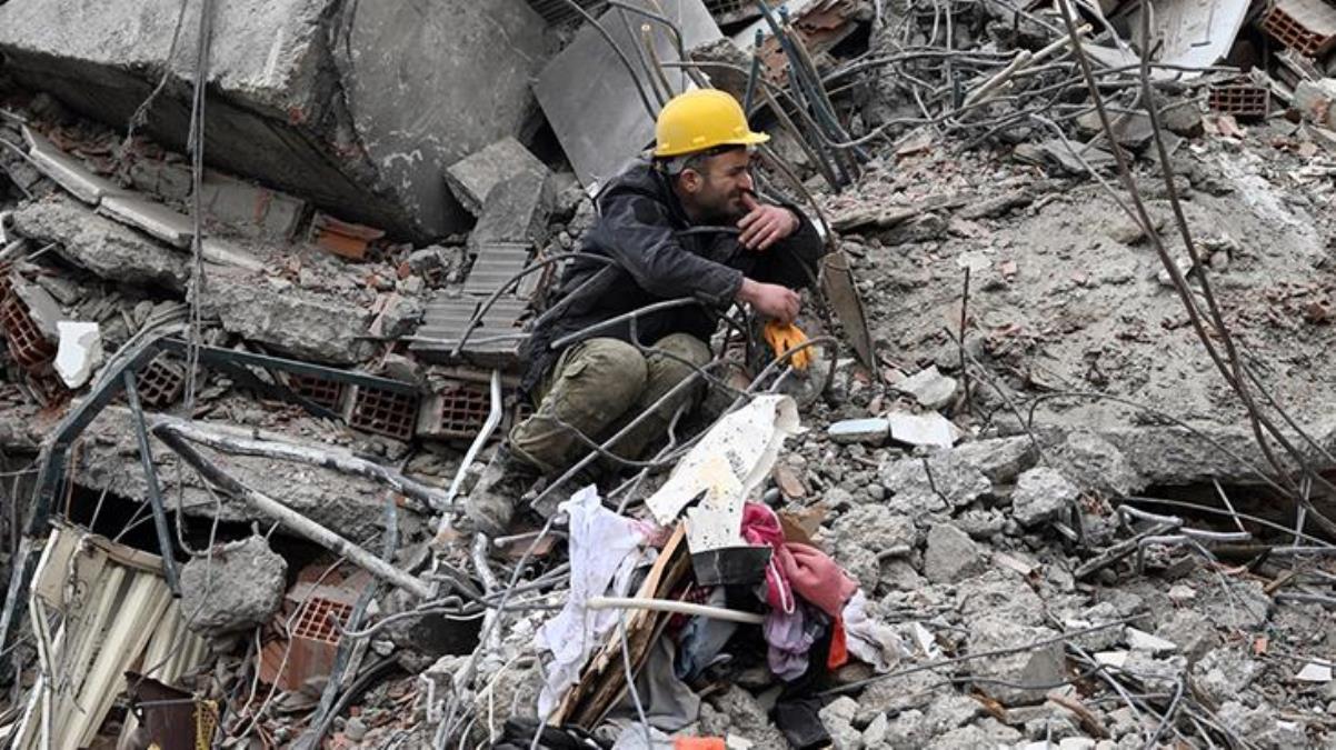 Depremde hayatını kaybedenlerin sayısı 44 bin 374'e yükseldi