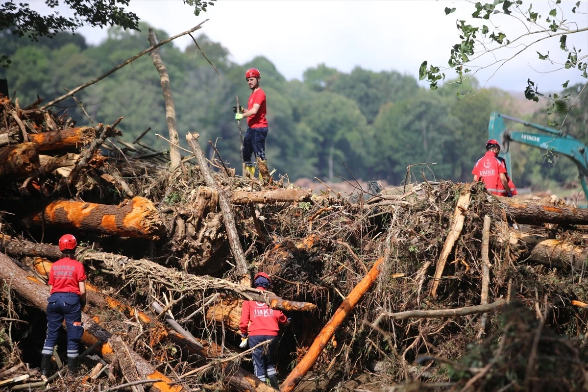  Kırklareli'ndeki sel felaketinde hayatını kaybedenlerin sayısı 6'ya yükseldi