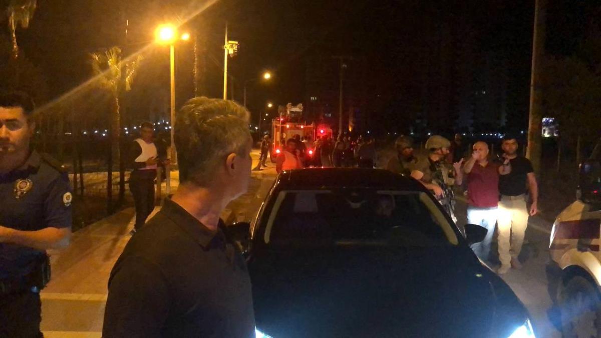 Mersin'de polisevine silahlı saldırı: 1 polis şehit oldu 1 polis yaralandı
