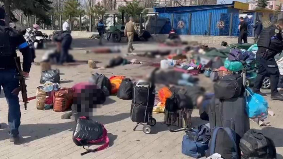 Rus birlikleri Kramatorsk kentinde bulunan tren istasyonunu roketlerle vurdu: Çok sayıda ölü ve yaralı var