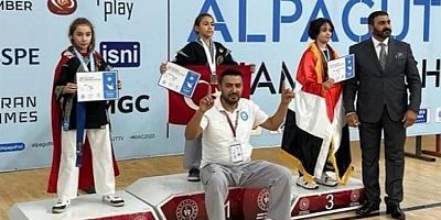 10 yaşındaki Özüm Özgül, dünya ikincisi oldu