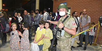 100'ü aşkın Türk vatandaşı Kabil'den tahliye edildi