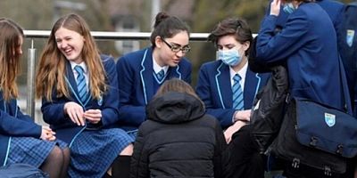 12 yaşındaki çocuk korona aşısı olmak için babasına dava açtı!