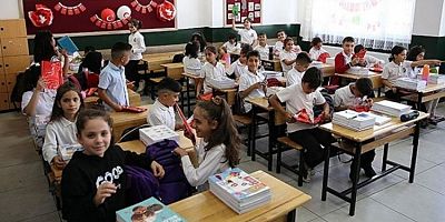 18 milyon öğrenci ders başına! Yeni eğitim yılı fidanla açılıyor