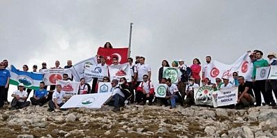 30 Ağustos'u zirvede kutladılar