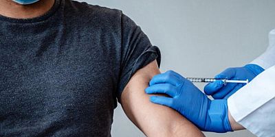 6 gün önce korona aşısı olan doktor virüse yakalandı!