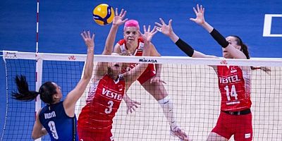 A Milli Kadın Voleybol Takımı, İtalya'ya 3-0 mağlup oldu