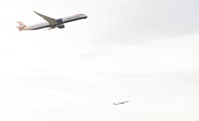 ABD’nin seyahat yasağını kaldırmasıyla İngiltere’den aynı anda iki uçak kalktı