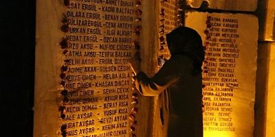 Acılar 22 yıldır hala taze: Marmara depreminde hayatını kaybedenler anıldı