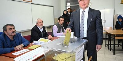 AK Parti Bursa İl Başkanı Davut Gürkan oyunu kullandı