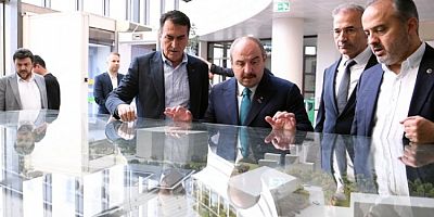 AK Parti Bursa Milletvekili Varank, Osmangazi Meydanı'nı inceledi