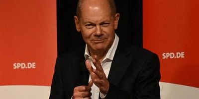 Almanya'da seçimin galibi Scholz'un liderliğindeki SDP