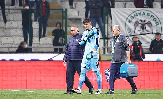 Altay Bayındır operasyon geçirdi