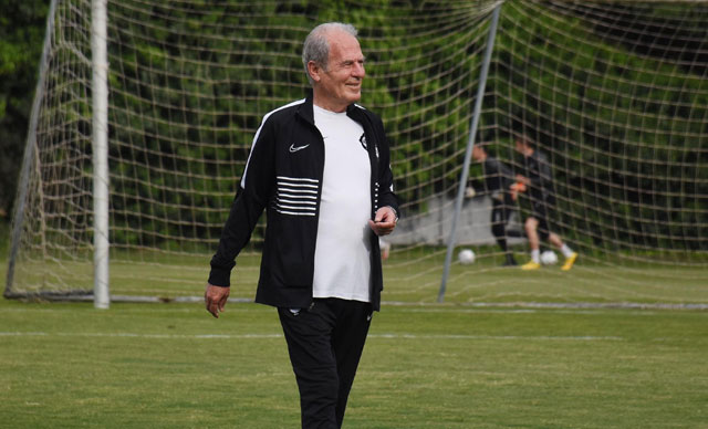 Altay'da Mustafa Denizli kendinden emin