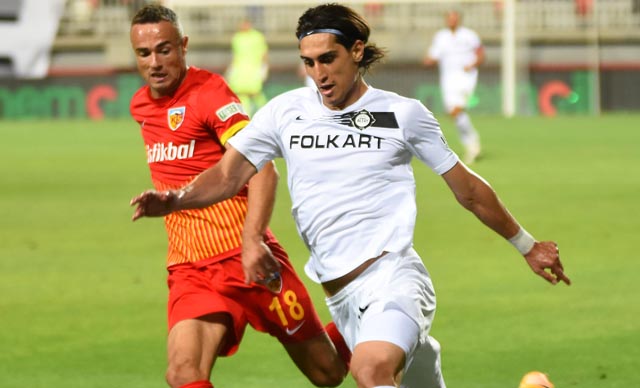 Altay'da Naderi'nin yeri dolmadı