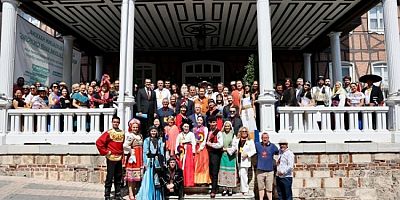 Altın Karagöz dans ekiplerinden Başkan Bozbey’e ziyaret