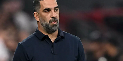 Arda Turan 90'da üzüldü