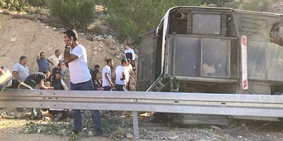 Askerleri taşıyan otobüs devrildi! Şehitlerimiz var