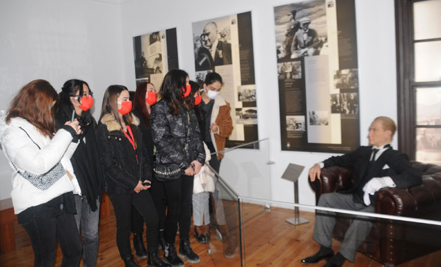 Atatürk, Selanik'te doğduğu evde törenle anıldı