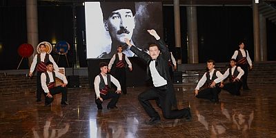 Atatürk’ün Bursa’ya gelişinin 103’üncü yıl dönümü Osmangazi’de muhteşem gösteriyle kutlandı 