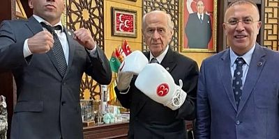 Bahçeli'den boks eldivenli fotoğraf: Sosyal medyada gündem oldu