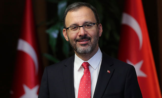 Bakan Kasapoğlu'ndan Viktoria Zeynep Güneş için tebrik mesajı