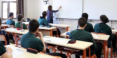 Bakan Tekin: Türkçe ortalaması 70 olmayan öğrenci sınıf geçemeyecek